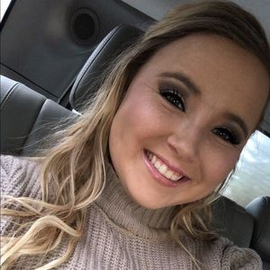 Meet your Posher, Kendra